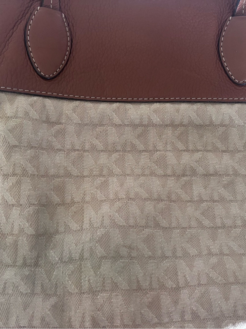 Michael Kors Signatire Marina Large Drawstring Brown & Cream Tote Bag - Picture 14 of 14